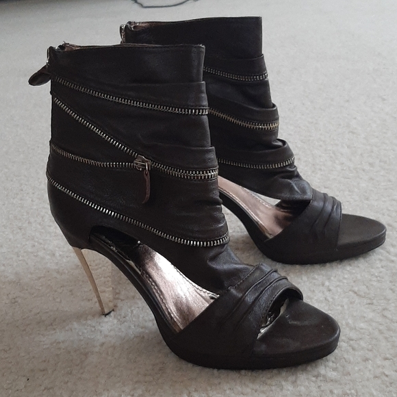 Envy Lucille Brown Leather Zipper Booties - Picture 3 of 6